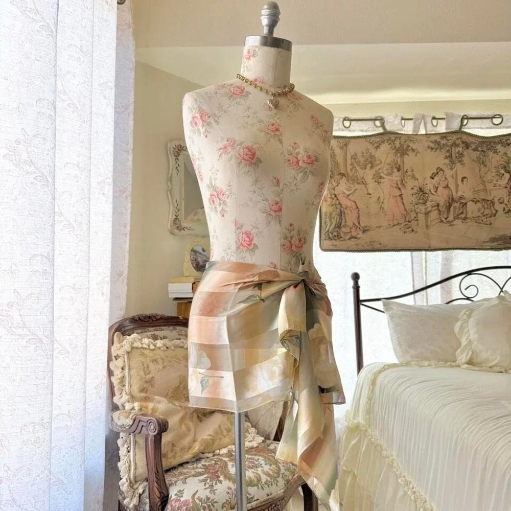 vintage floral scarf - Picture 4 of 4